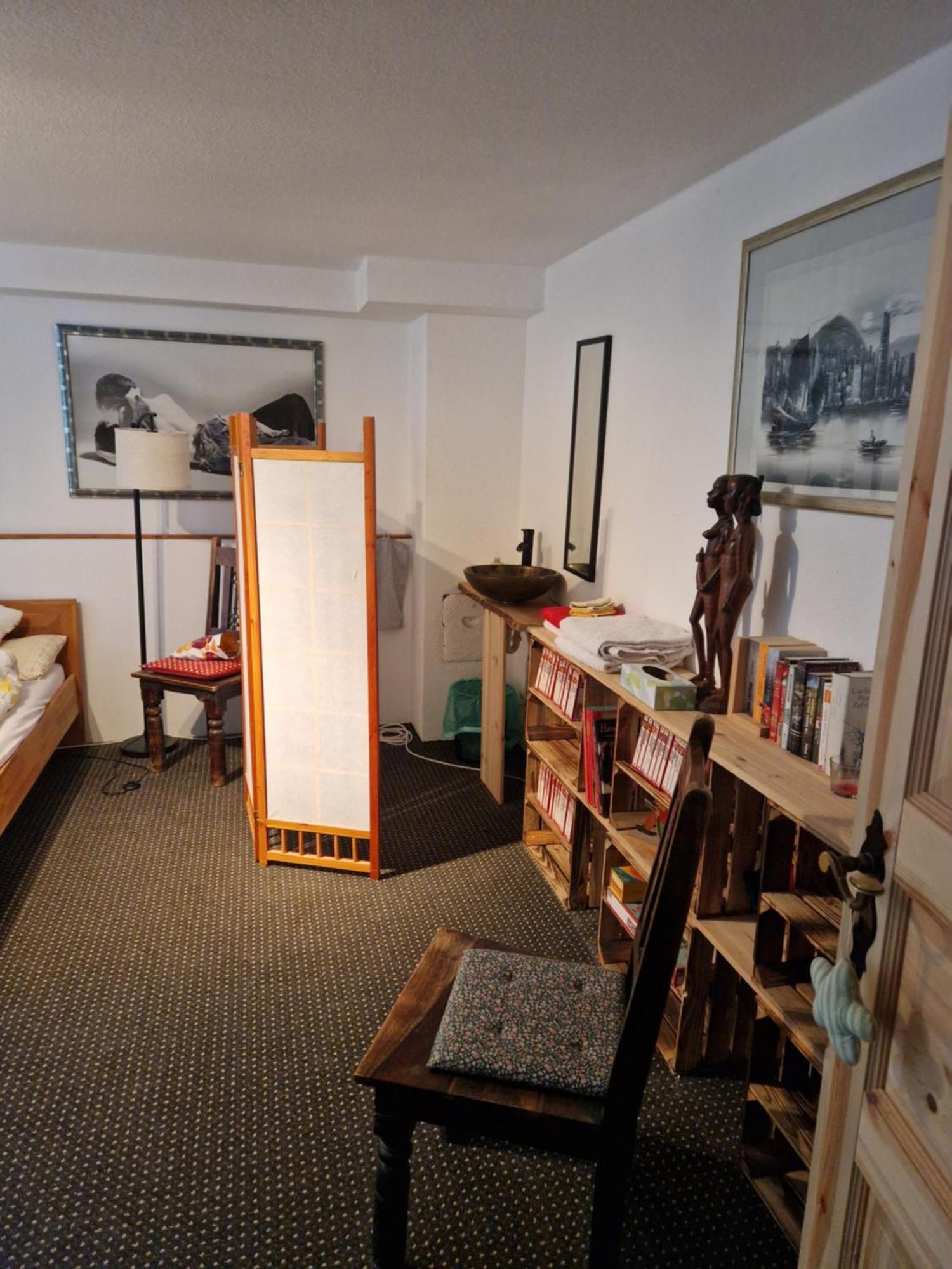 Grosses Gemuetliches Zimmer Mit Eigener Dusche Und Sauna Auf Wunsch Rheinstetten Bagian luar foto